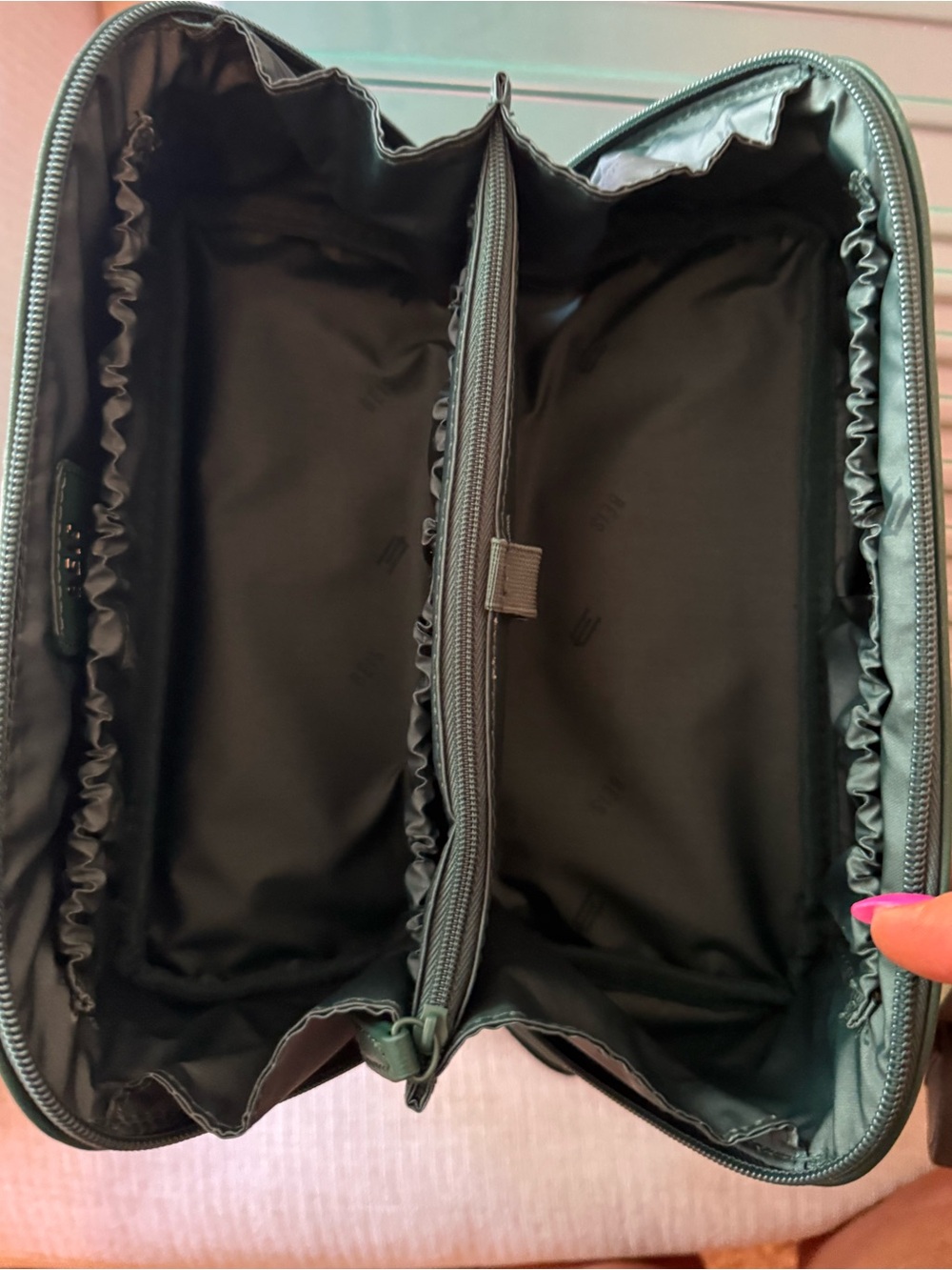 Beis Wicked toiletry travel kit -NWT - Picture 3 of 5